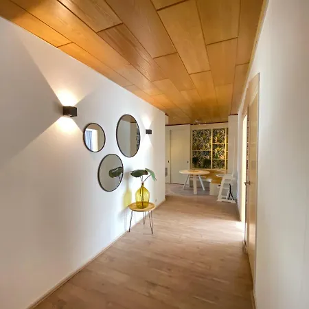 Kerkplein 7a * زاندفورت