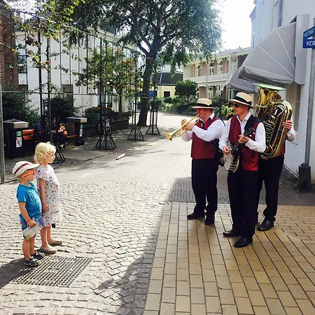 Kerkplein 7a * 赞德沃特